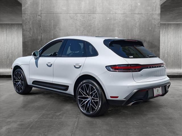 2024 Porsche Macan Base