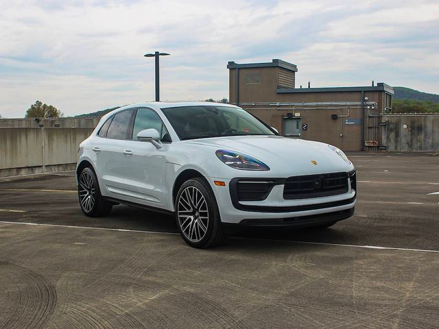 2024 Porsche Macan Base