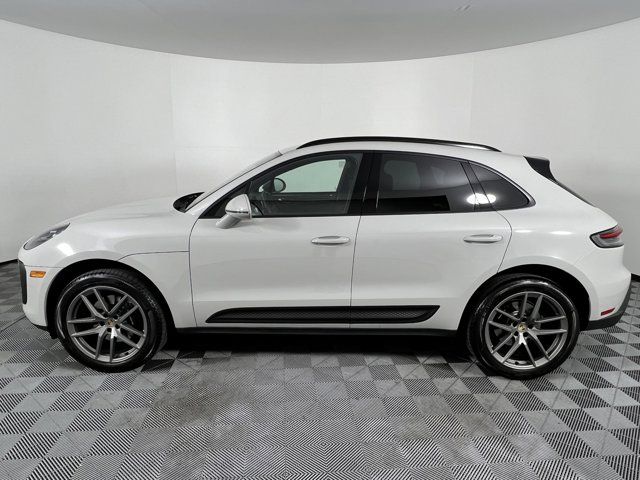 2024 Porsche Macan Base