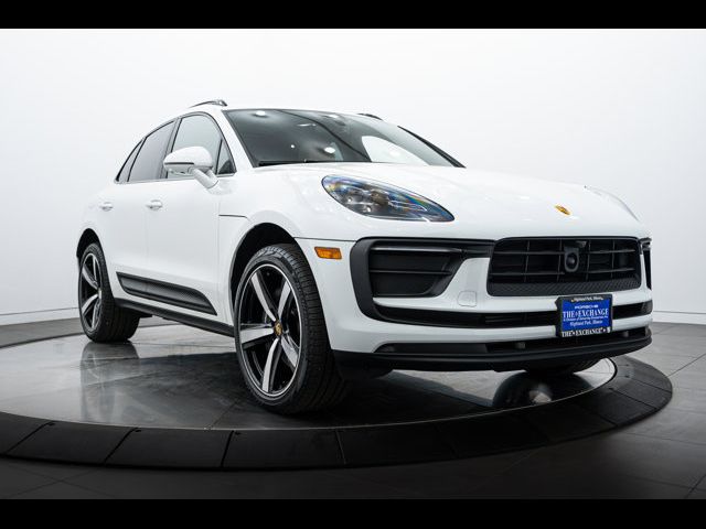 2024 Porsche Macan Base