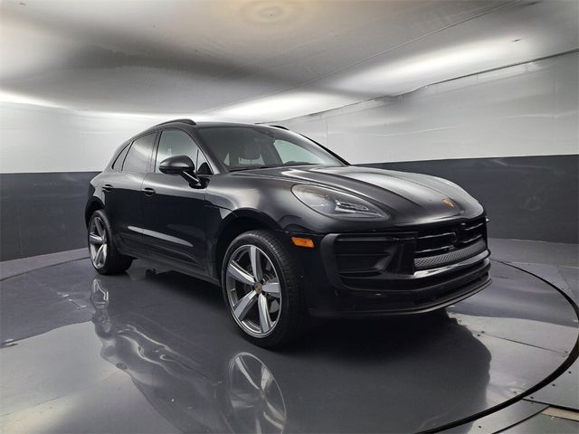 2024 Porsche Macan Base