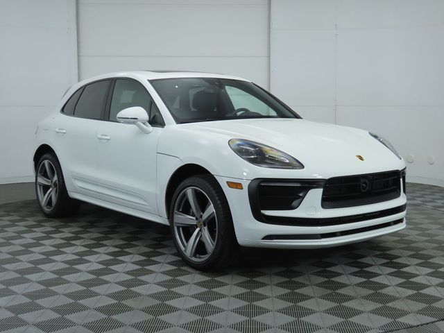 2024 Porsche Macan Base