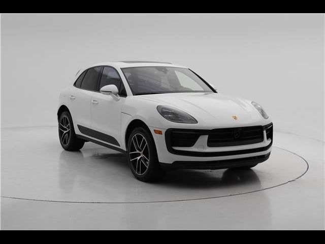 2024 Porsche Macan Base