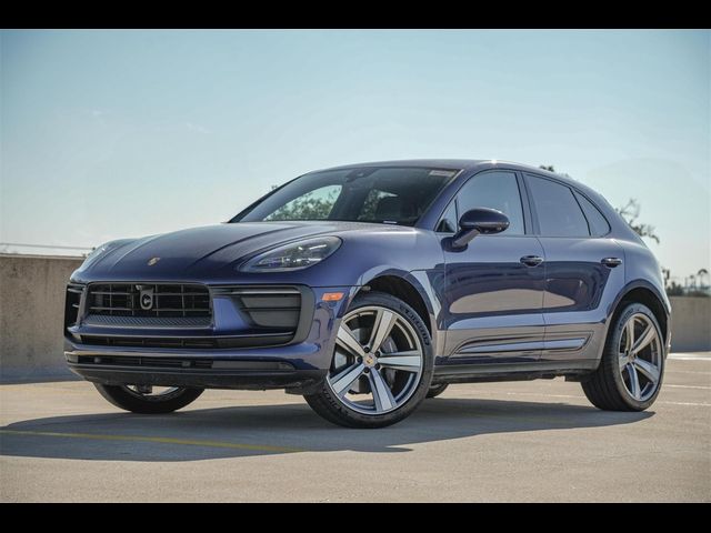 2024 Porsche Macan Base