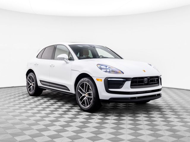 2024 Porsche Macan Base