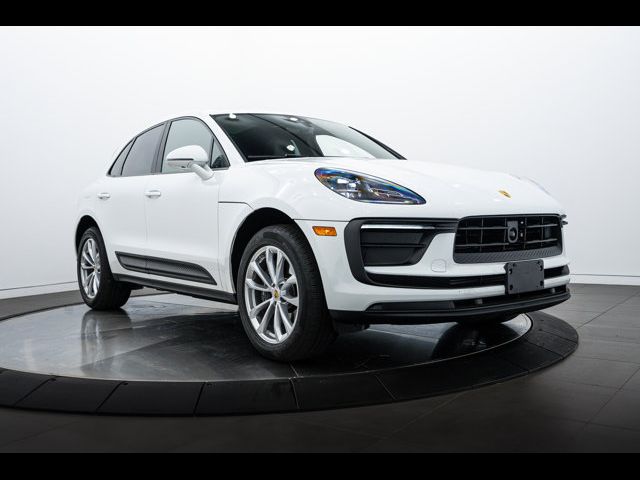 2024 Porsche Macan Base