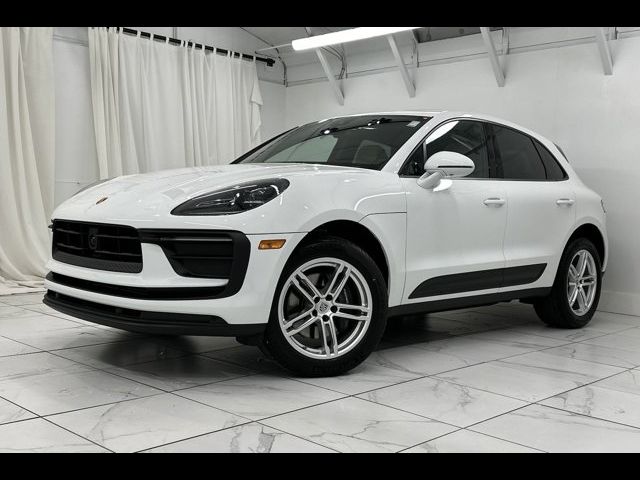 2024 Porsche Macan Base