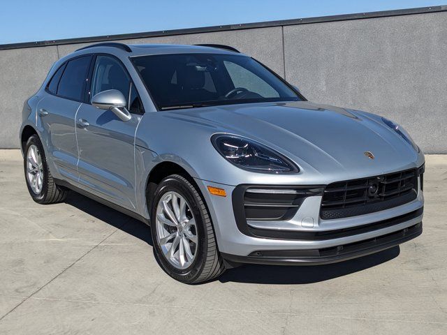 2024 Porsche Macan Base