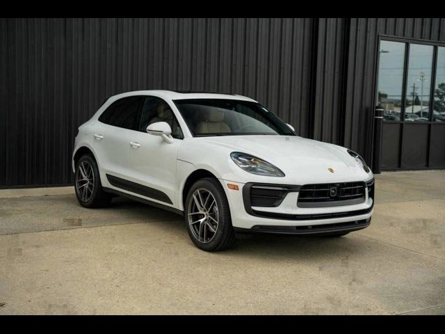 2024 Porsche Macan Base