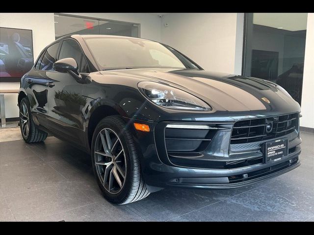 2024 Porsche Macan Base