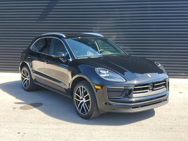 2024 Porsche Macan Base