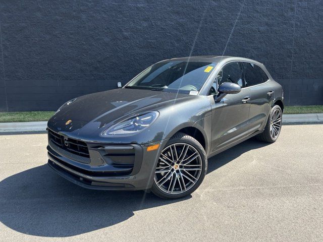 2024 Porsche Macan Base