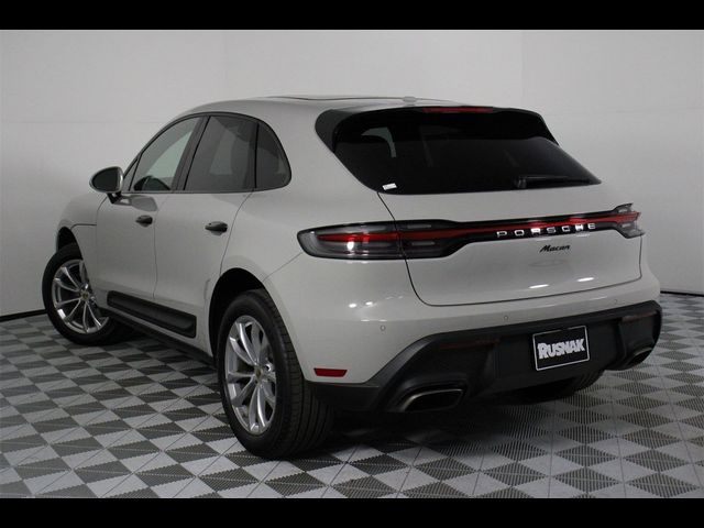 2024 Porsche Macan Base