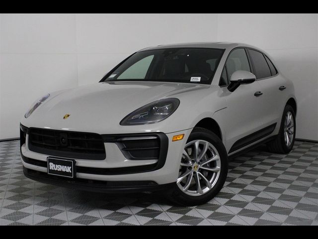 2024 Porsche Macan Base