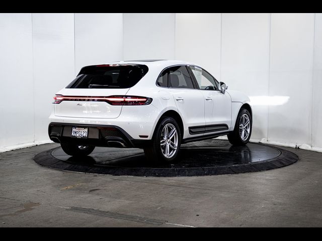 2024 Porsche Macan Base