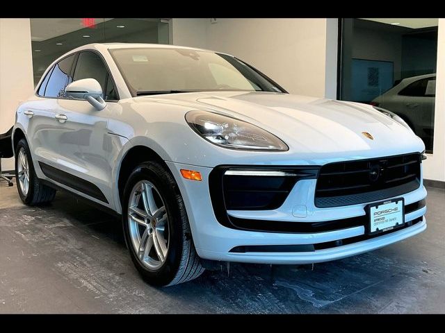 2024 Porsche Macan Base