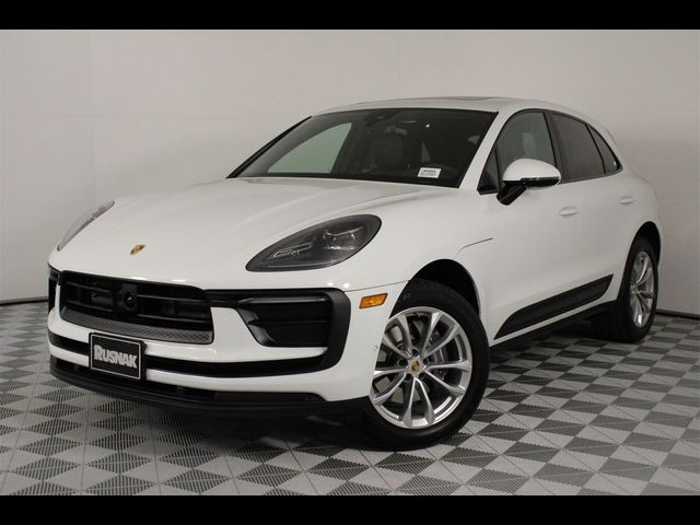 2024 Porsche Macan Base