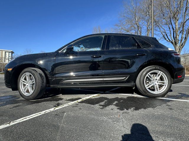 2024 Porsche Macan Base