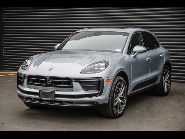 2024 Porsche Macan Base