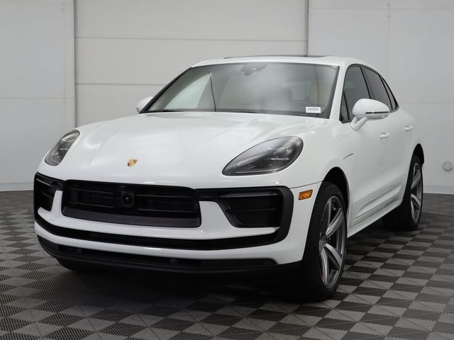 2024 Porsche Macan Base