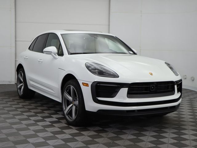 2024 Porsche Macan Base