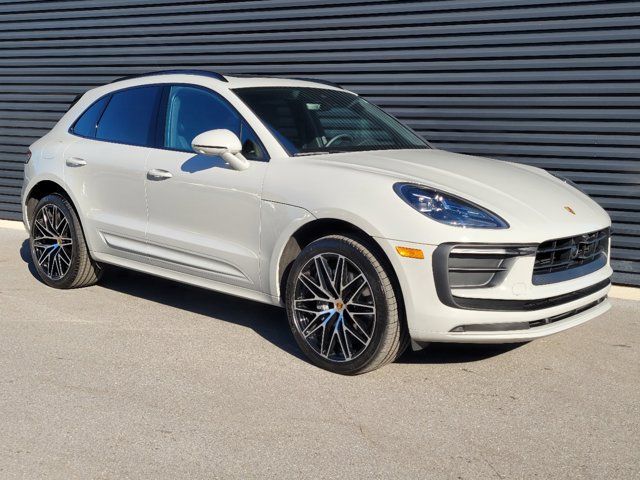 2024 Porsche Macan Base