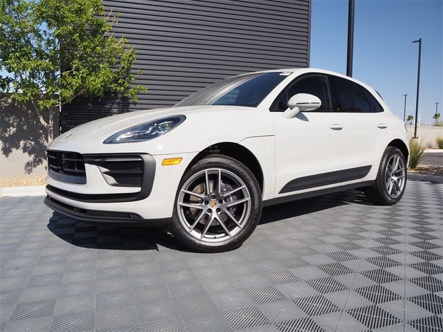 2024 Porsche Macan Base