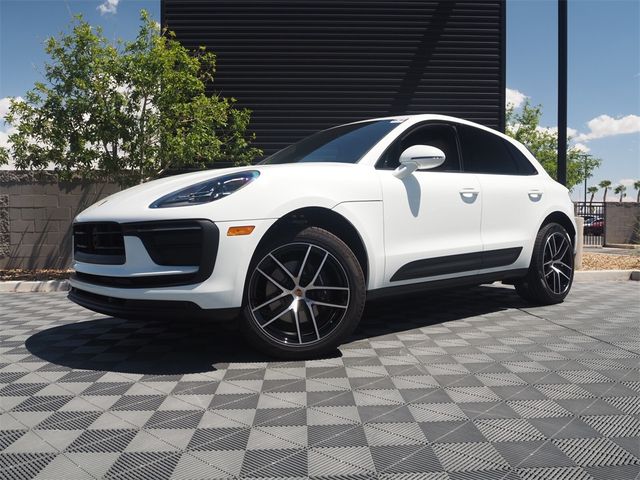 2024 Porsche Macan Base