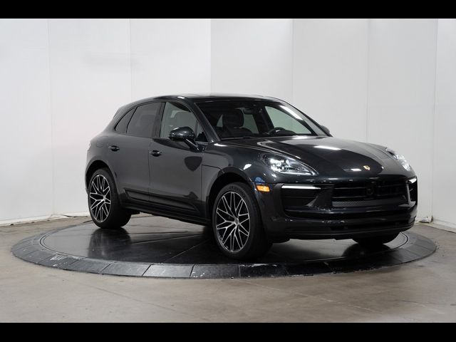 2024 Porsche Macan Base