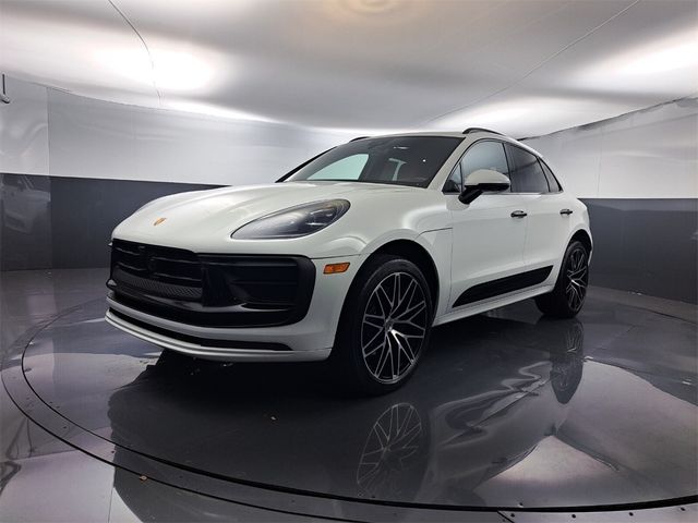 2024 Porsche Macan Base