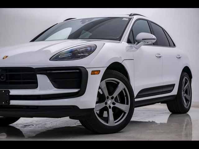 2024 Porsche Macan 