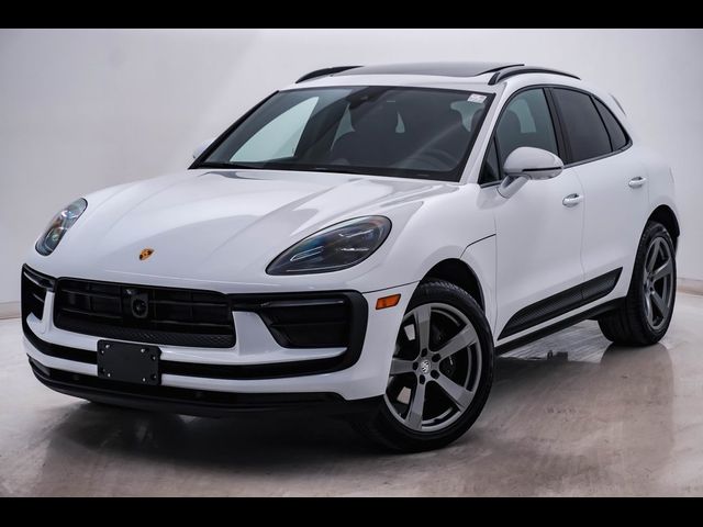 2024 Porsche Macan Base