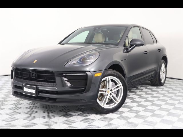 2024 Porsche Macan Base