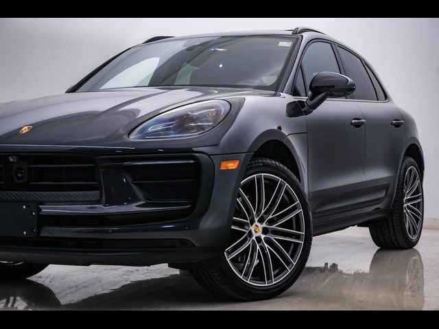 2024 Porsche Macan Base