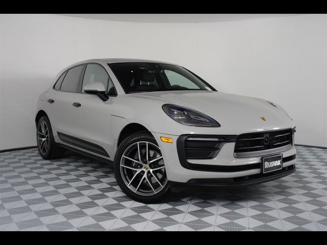 2024 Porsche Macan Base