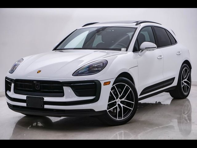 2024 Porsche Macan 