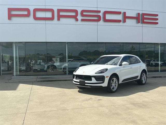 2024 Porsche Macan Base