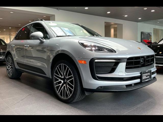 2024 Porsche Macan Base