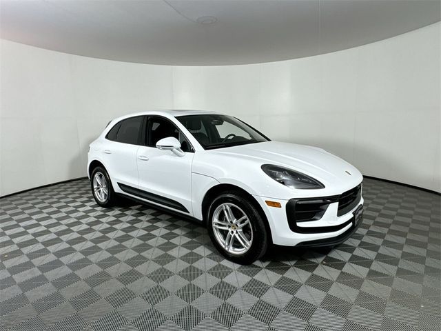 2024 Porsche Macan Base