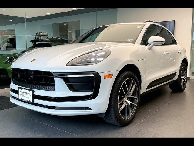 2024 Porsche Macan Base