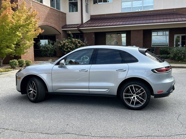 2024 Porsche Macan Base