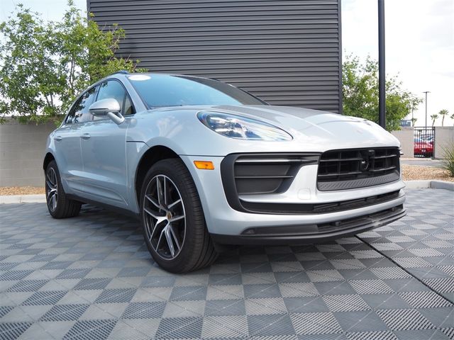 2024 Porsche Macan Base