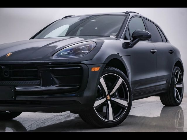 2024 Porsche Macan 