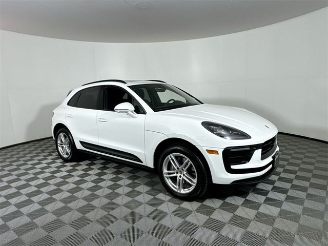 2024 Porsche Macan Base