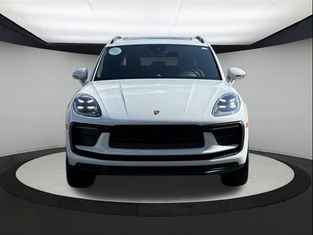 2024 Porsche Macan 