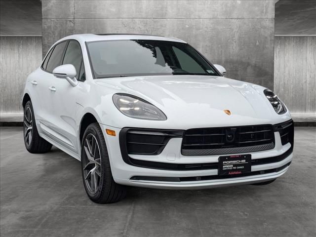 2024 Porsche Macan Base