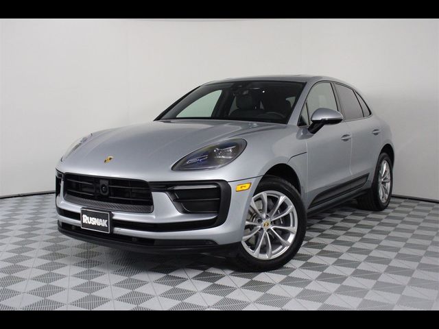 2024 Porsche Macan Base