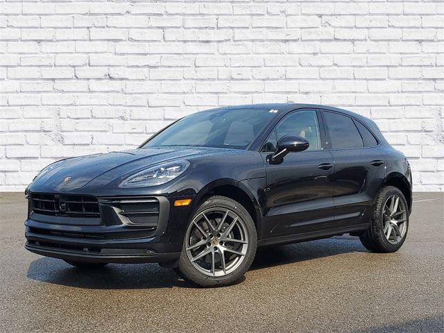 2024 Porsche Macan Base