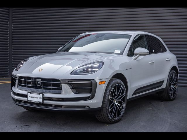 2024 Porsche Macan Base