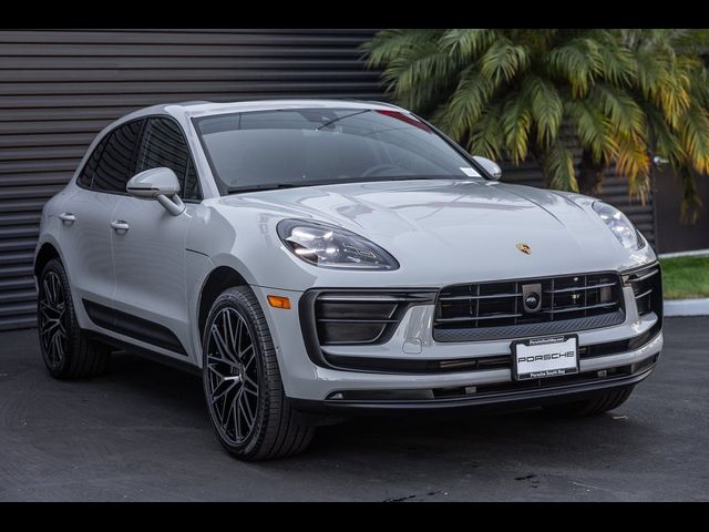 2024 Porsche Macan Base